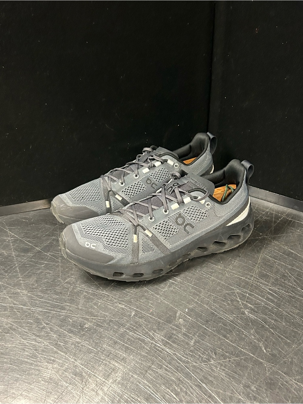On Clouds Men Size 10.5